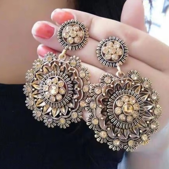 Women’s Arabic Vintage Gold Floral Earrings diamond - Picture 5 of 5